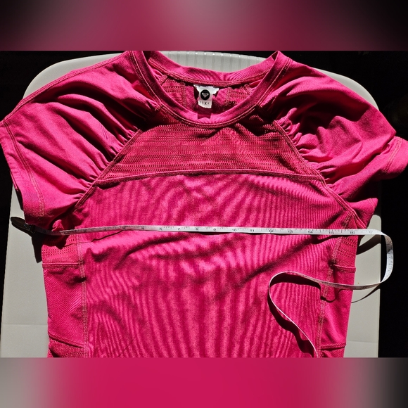 Roxy pink swim top Scrunch breathable workout Roxy logo beautiful silky soft med - Picture 13 of 16
